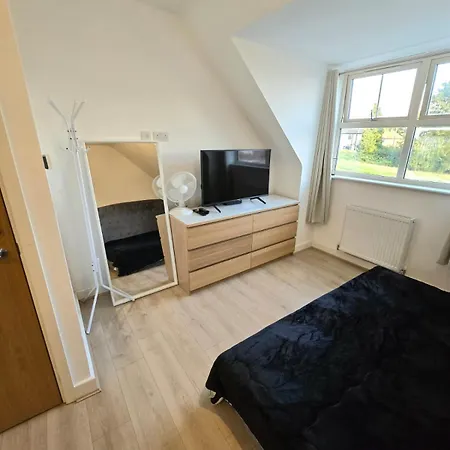 Saints - Netflix - Wifi Homestay szállás