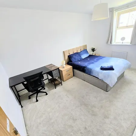 Saints - Netflix - Wifi Homestay szállás Leeds